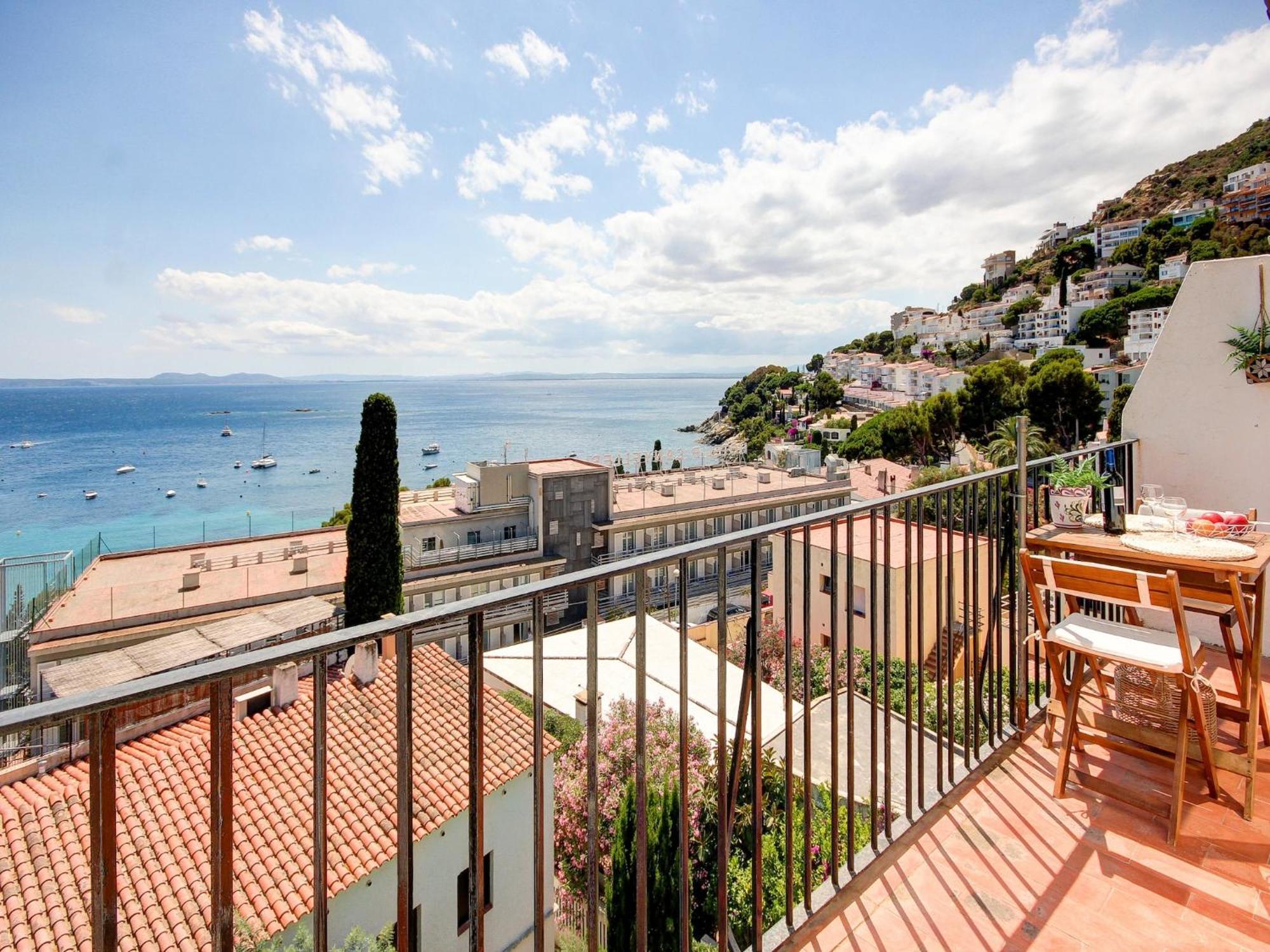 Apartment In Near Sea